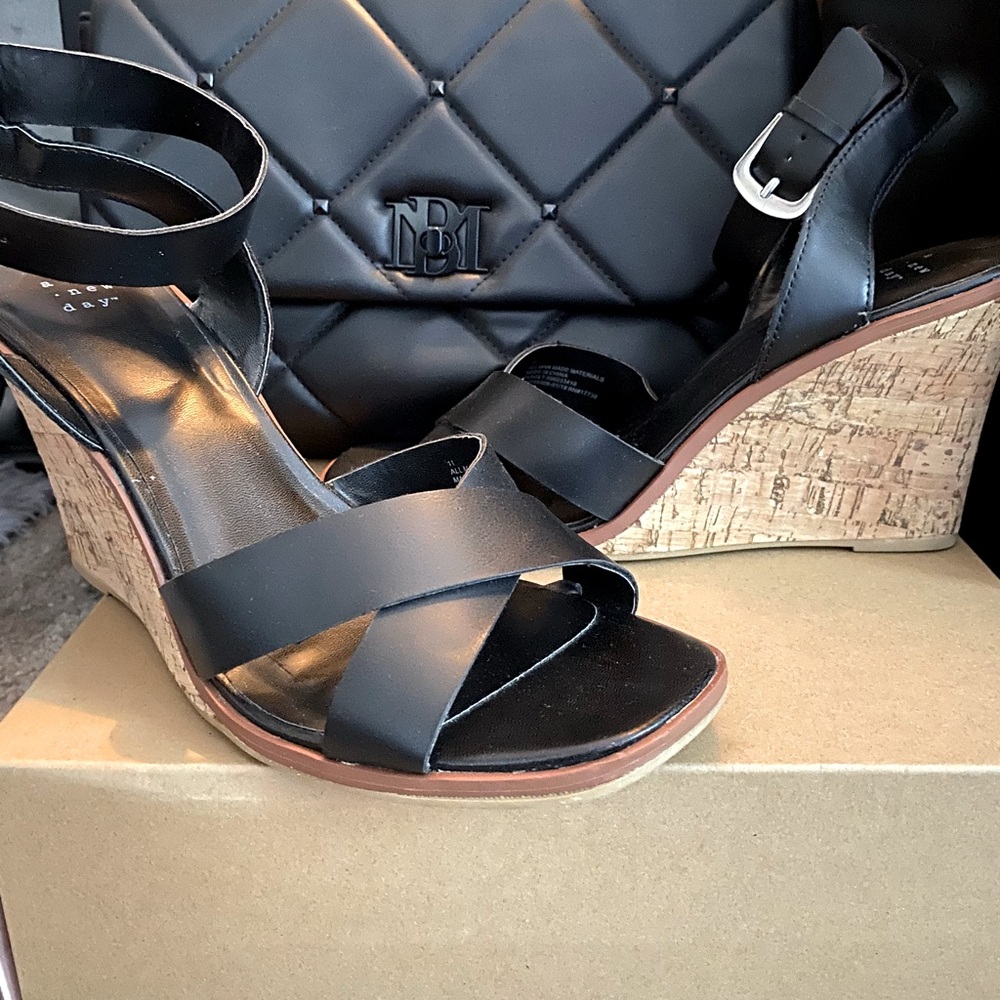 black wedge sandals size 11